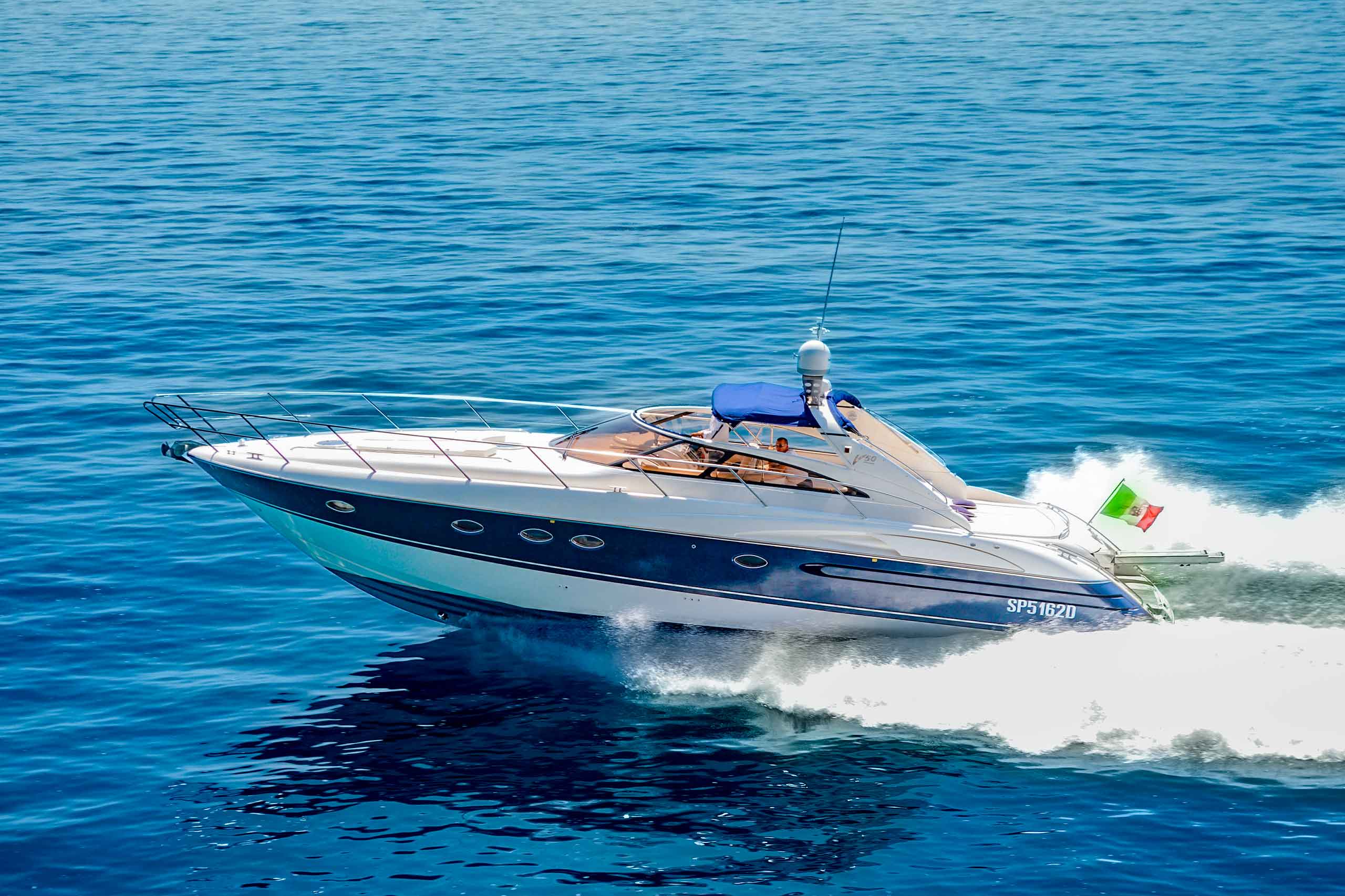 Noleggio Yacht Princess V50 Sport