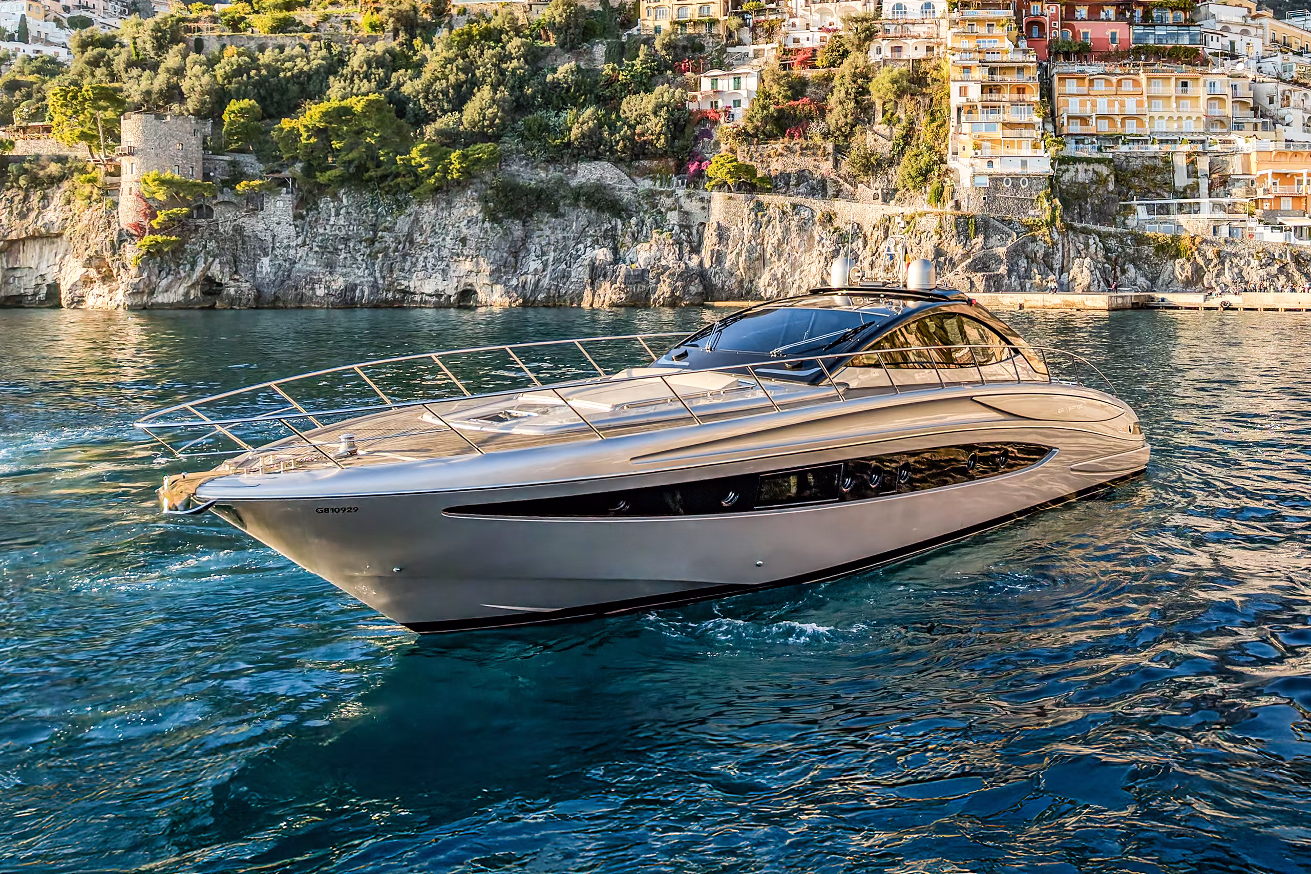 Noleggio Yacht Riva 63 Vertigo